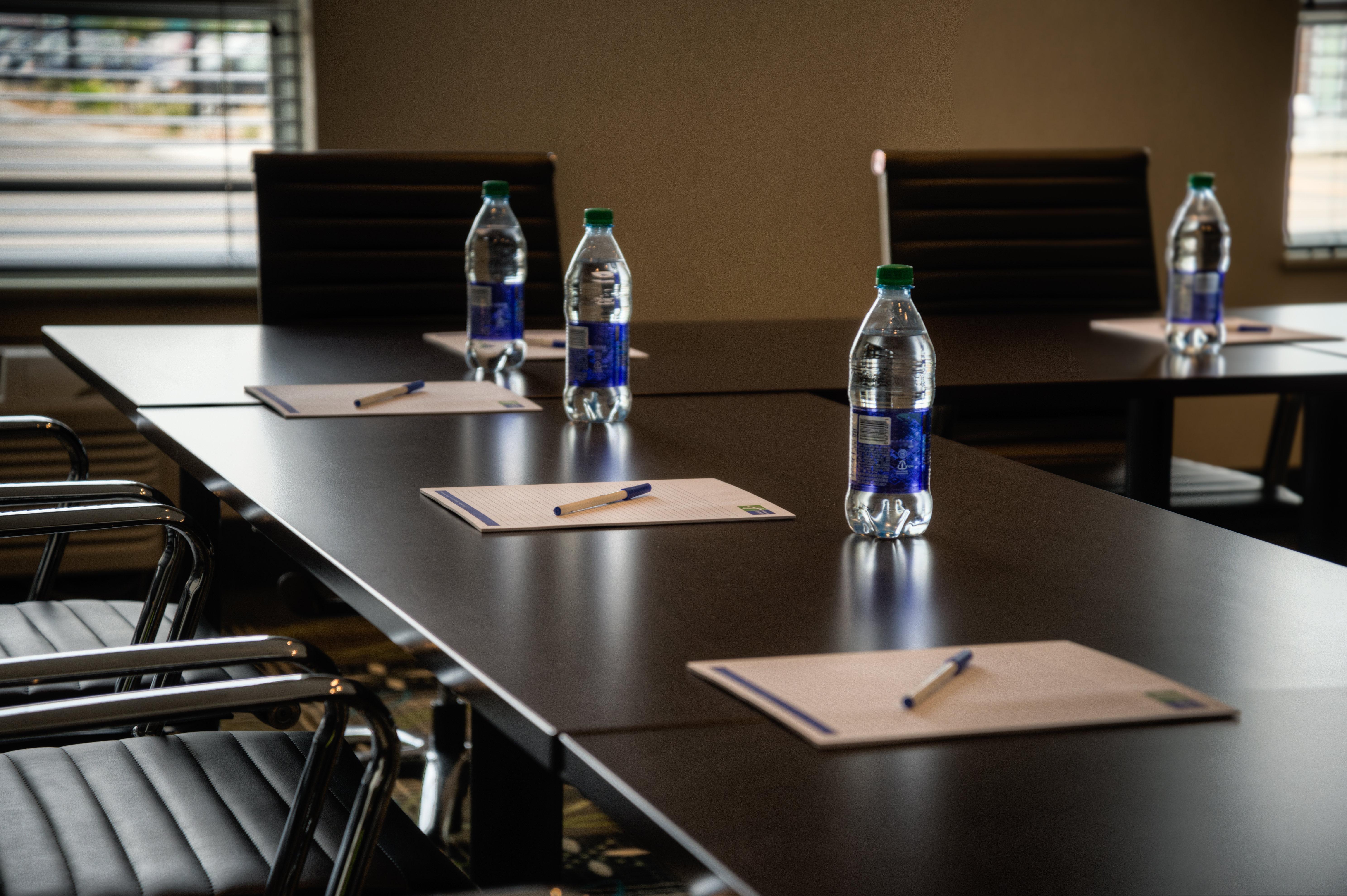 Holiday Inn Express & Suites Spruce Grove - Stony Plain By Ihg Buitenkant foto