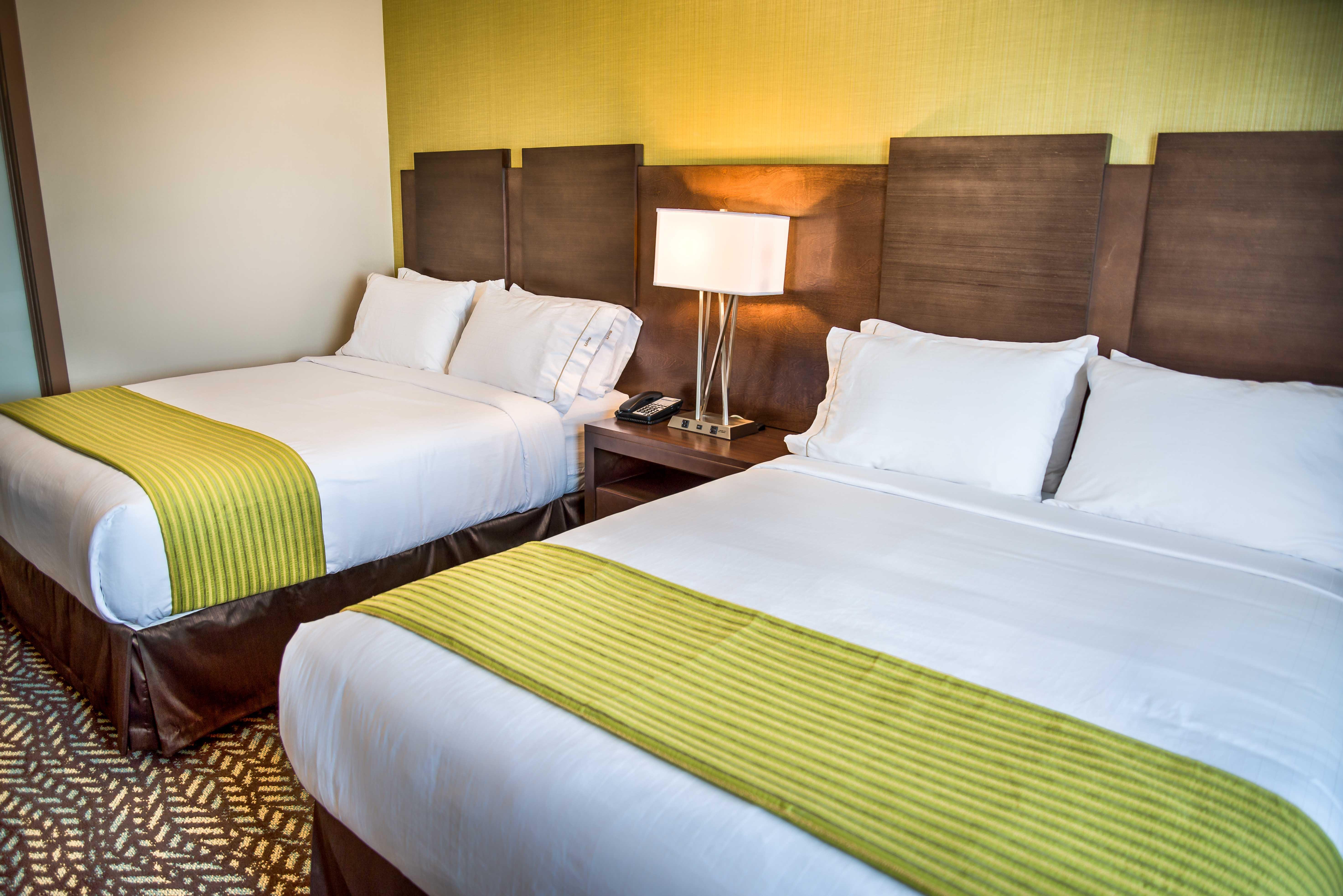 Holiday Inn Express & Suites Spruce Grove - Stony Plain By Ihg Buitenkant foto